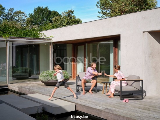 Diphano Landscape Loungesessel mit Teakholzarmlehne Aluminium Lava Gestell Stoff All Weather Brown Mêlé Armlehnen in Natürlic.