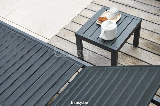 Diphano Metris Sonneliege mit Rollen Aluminium Lava Gestell Stoff Doppellage Textylen Schwarz.