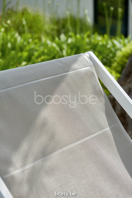 Diphano Alexa strandstoelen tuinligstoelen outdoor Aluminium Wit enkele laag Textylene Zandkleur.