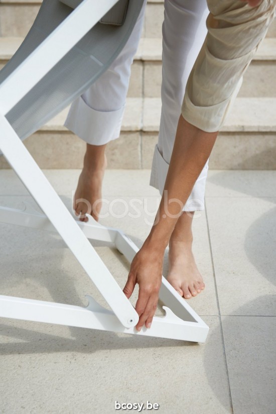 Diphano Alexa Klappbarer Strandstuhl Aluminium Weiß Gestell Stoff einlagig Textylen Sandfarbe.