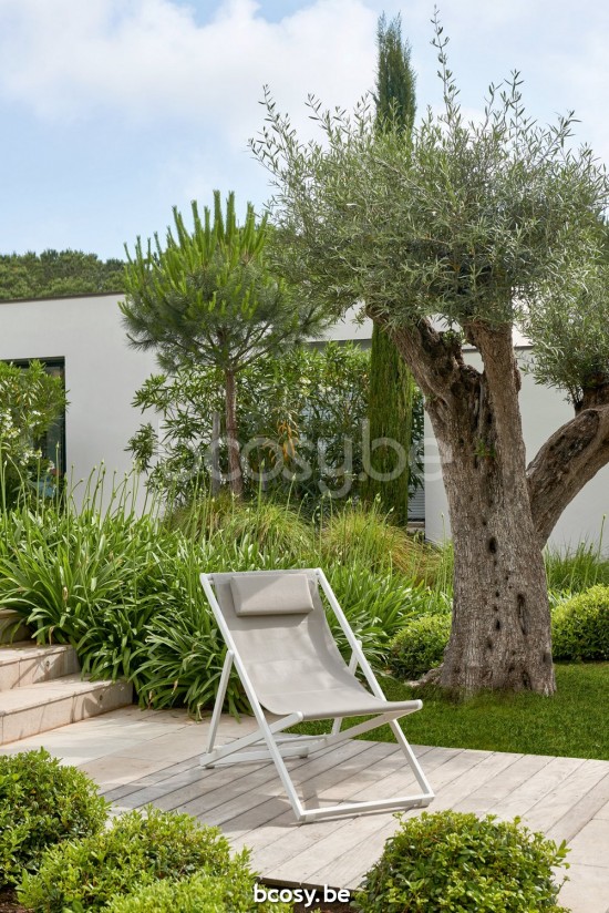 Diphano Alexa Klappbarer Strandstuhl Aluminium Weiß Gestell Stoff einlagig Textylen Sandfarbe.