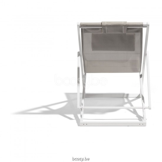 Diphano Alexa chaise de plage pliante Cadre Aluminium blanc Tissu simple couche de Textylène couleur sable.