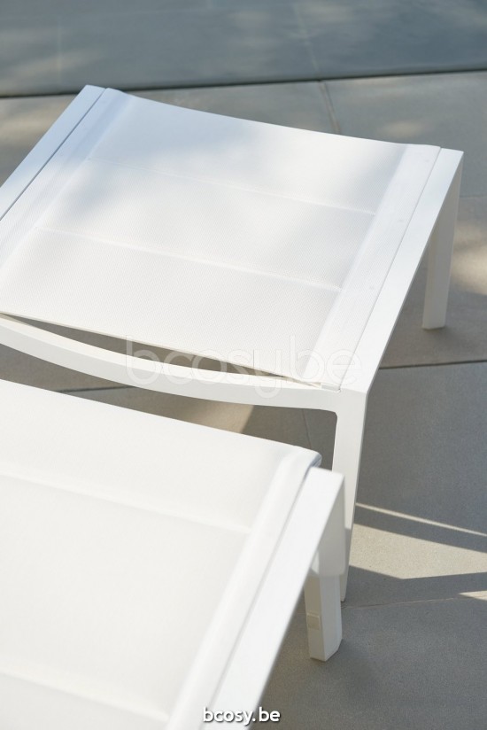 Diphano Selecta Tuinpoefs Tuinbijzetpoefen Tuinhockers Tuinottomannen Tuinvoetbanken Tuinvoetbankjes Aluminium Wit enkele laa.