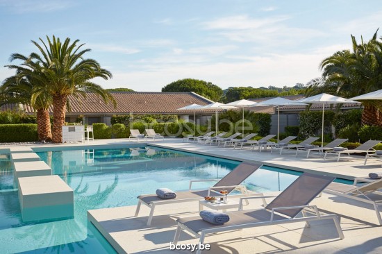 Diphano Selecta sun beds loungers with arms PCA White single layer Batyline White.