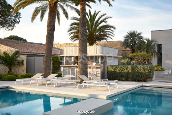 Diphano Selecta sun beds loungers with arms PCA White single layer Batyline Sand.