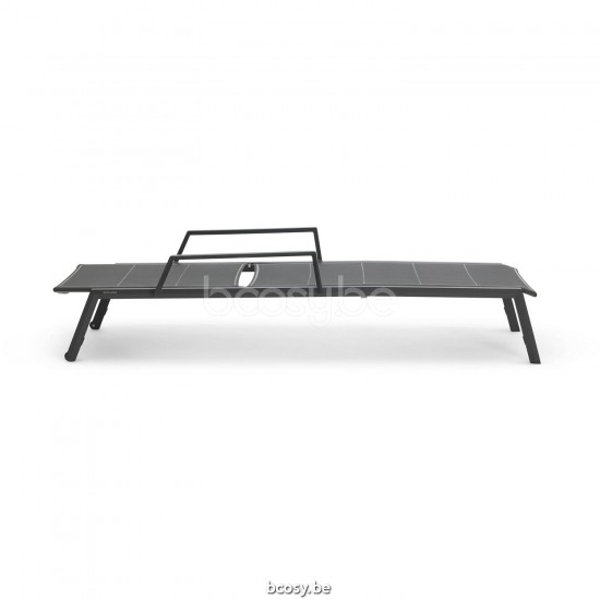 Diphano Selecta Chaise longue empilable à roulettes avec accoudoir Cadre Aluminium Lava Tissu Couche unique Batyline Cafe.