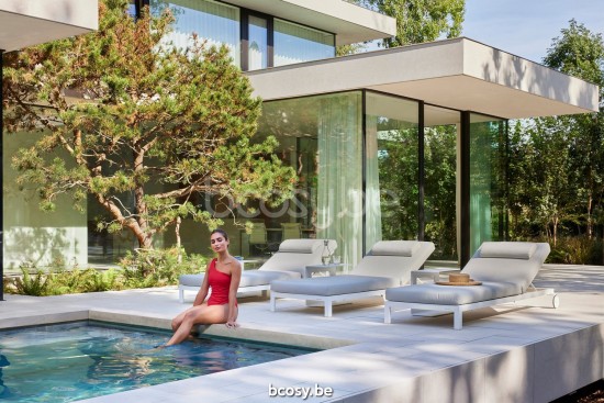 Diphano Cubic Stackable Sunlounger with wheels Aluminium White Frame.