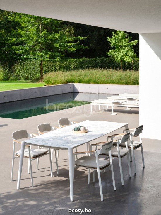 Diphano Icon Gartentisch 226x104 Aluminium Weiß Gestell Tischplatte Keramik Carrara weiß 6 mm auferlegt.