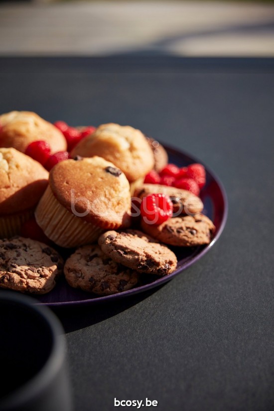 Diphano Selecta tuintafel 80x80 Aluminium Lava Frame Tafelblad keramisch zwart 6 mm ingelegd.