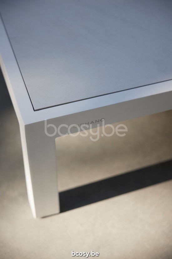 Diphano Cubic table basse A (65x65) Cadre Aluminium blanc Dessus Céramique Camée blanc 9-11 mm incrusté.