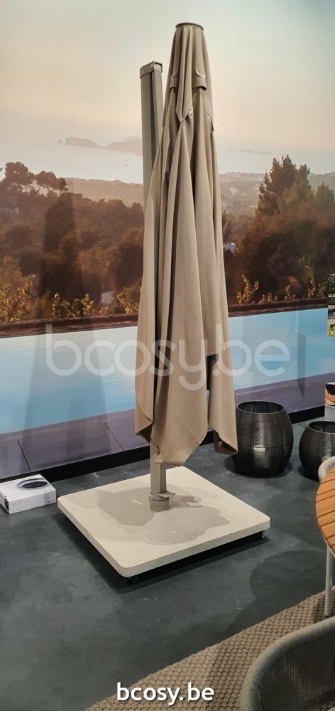 Jardinico ANTEGO 300x300 Parasol Deporté Mât Lin Toile Taupe Classic-Acryl solids.