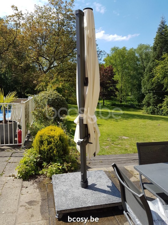 Jardinico ANTEGO 300x300 Parasol Deporté Mât Noir Toile Natural Classic-Acryl solids.