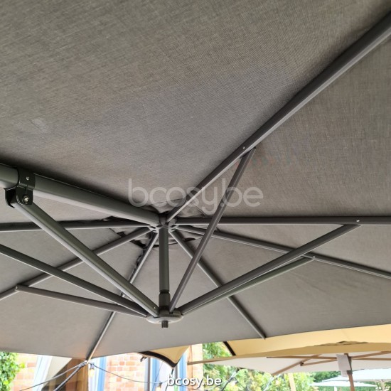 Jardinico AZORE 300x300 Parasol Ombrelle À Mât Libre Parasol Décentré Suspendu Deporté Pendant Flottant Carré 3x3 Mât Aluminium Thermolaqué En Noir Mat| Toile-tissu Black Solution dyed acrylic.