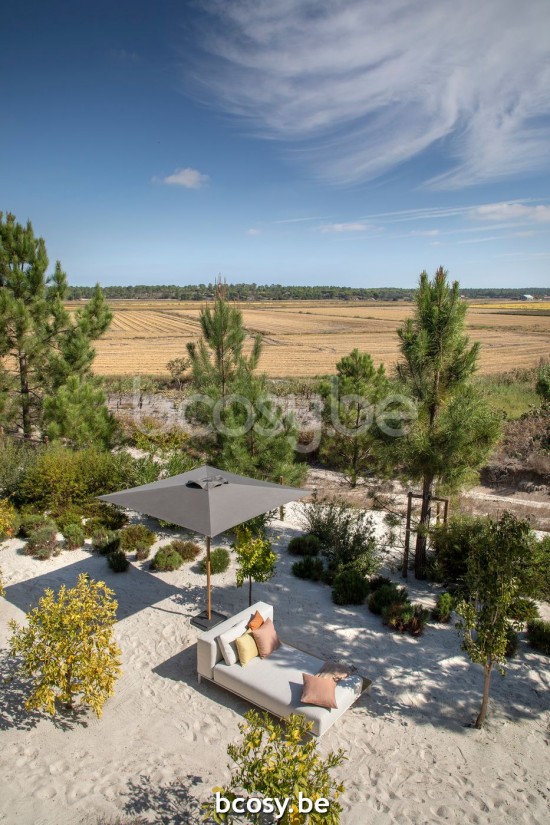 Jardinico JCP102 230x230 Quadratischer Ampelschirm Strukturiertes Teakholz Aluminium Mast Stoff Umber Sunbrella Plus Marine.