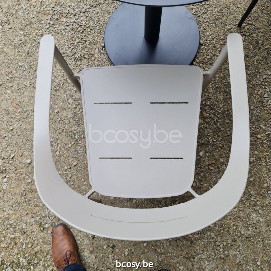 Jardinico KUDOS BISTRO garden outdoor dining armchairs.