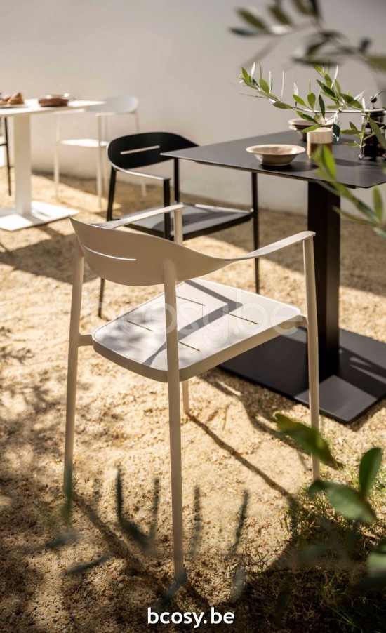 Jardinico KUDOS BISTRO Square Bistro Table Black.
