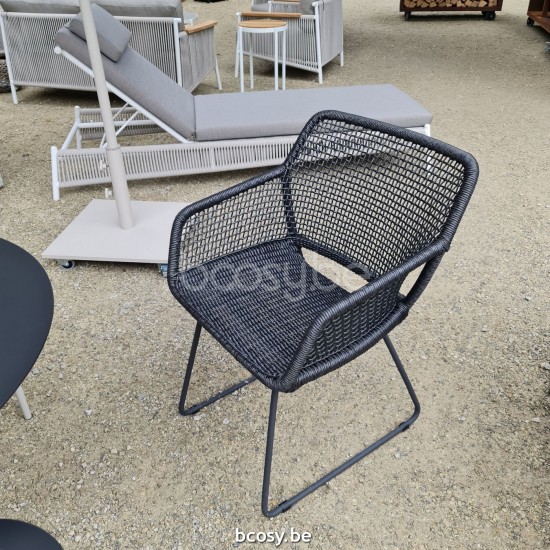 Jardinico LEWIS Fauteuil Aluminium noir - rotin synthétique noire.
