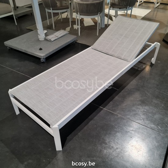 Jardinico MANTRA BISTRO Bain De Soleil-chaise Longue Textile Blanc Et Argent.