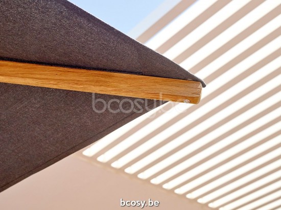 Jardinico MOOREA 300x300 Quadratischer Ampelschirm Teakholz Verkratzt Mast Stoff Taupe Classic-Acryl solids.