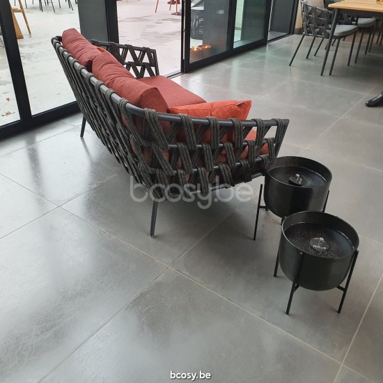 Vincent Sheppard Ivo Dia 29x36h Pot de fleurs petit cadre en Acier Noir Cordon en osier Noir Polyéthylène.