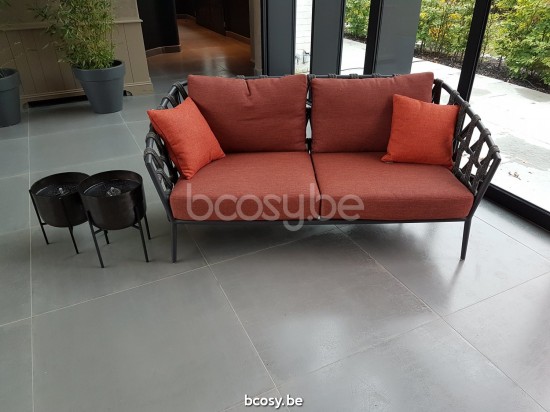 Vincent Sheppard Pflanztopf Ivo S Ivo Pflanzentopf Small Dia 29x36h Rahmen aus Schwarz Stahl Schwarz Flechtwerk Polyethylen.