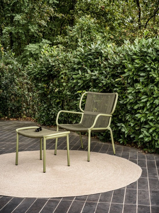 Vincent Sheppard Ribbon Stuhl Ribbon Lounge Stuhl Rahmen aus Moos Aluminium Dunkelgrün Seil Polypropylen.