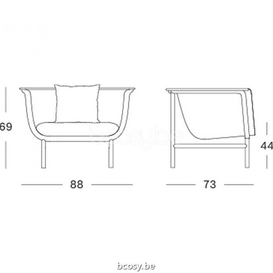 Vincent Sheppard Vincent Sheppard Wicked Lounge Chair Terracotta Aluminium frame Natural Wicker Polyethylene.