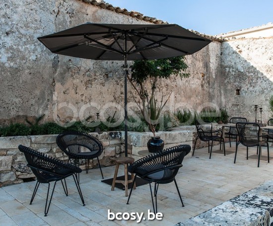 Vincent Sheppard Roy Aussen Kokon gartenstuhl gartenstuehle Rahmen aus Schwarz Stahl Schwarz Flechtwerk Polyethylen.