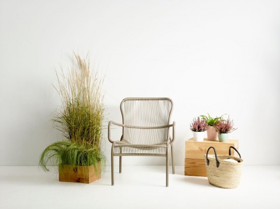 Vincent Sheppard LOOP Rope Loungestuhl Loop Lounge Stuhl Rahmen aus Taupe Aluminium Taupe Gehäkelte Kordel Polypropylen.