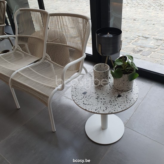 Vincent Sheppard Loop Sofa Rahmen aus Dune Weiß Aluminium Dune Weiß Seil Polypropylen.