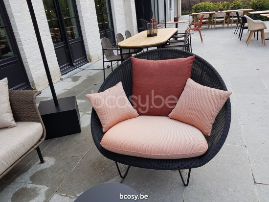 Vincent Sheppard Fauteuil Gipsy lounge Gipsy Lounge Black Hairpin base cadre en Acier Noir Tressage Noir Polyéthylène.