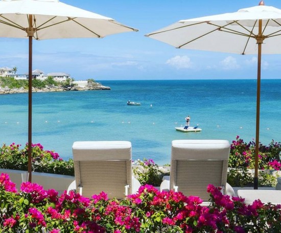 Vincent Sheppard Dovile Bain de soleil avec bras Lloyd Loom Blanc cassé.