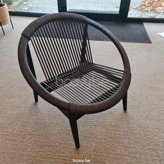 Vincent Sheppard Frida Lounge Stuhl Rahmen aus Gebürstetes Schwarz Teakholz Onyx Schwarz Seil Polypropylen.