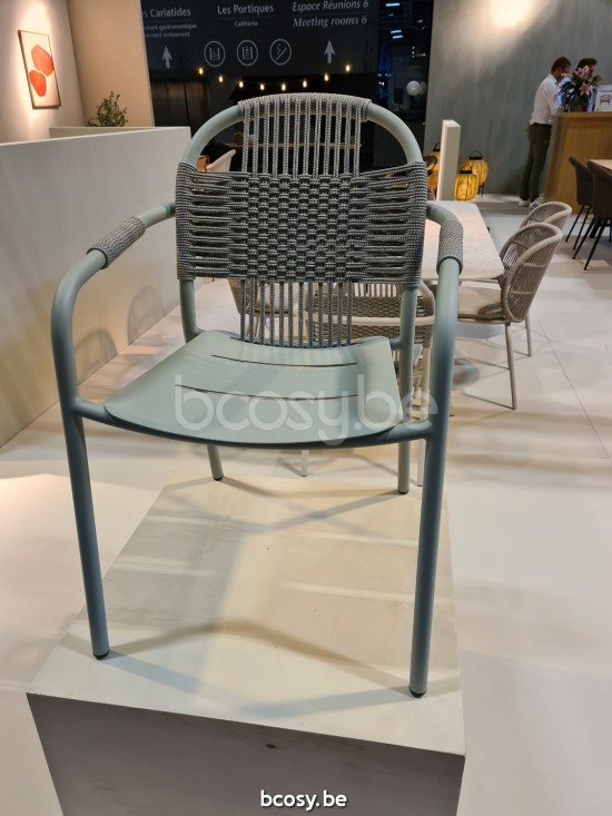 Vincent Sheppard KODO Stuhl - Dune White Cleo Lehnstuhl Rahmen aus Salbei Grün Aluminium Misty Dots Seil Polypropylen.