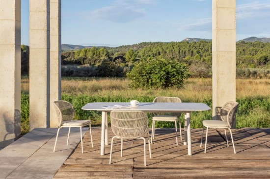 Vincent Sheppard Kodo Tuinstoelen Dune White Aluminium frame Dune White Touw Polypropyleen.