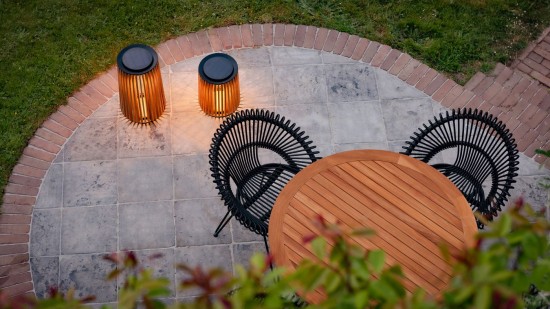 Vincent Sheppard Roxy Aussen gartenstuhl gartenstuehle Rahmen aus Schwarz Stahl Schwarz Flechtwerk Polyethylen.