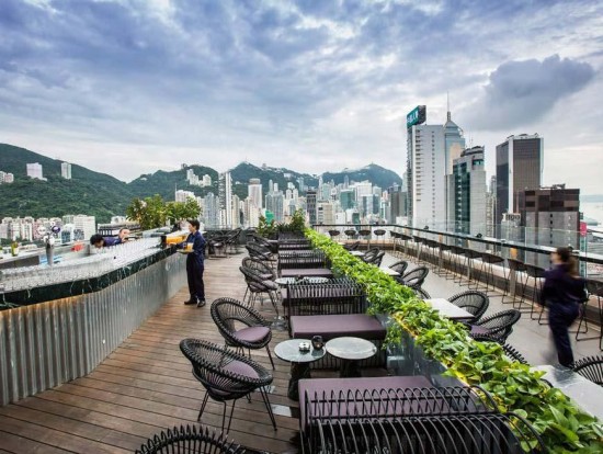Vincent Sheppard Roxy fauteuils de jardin cadre en Acier Noir Cordon en osier Noir Polyéthylène.