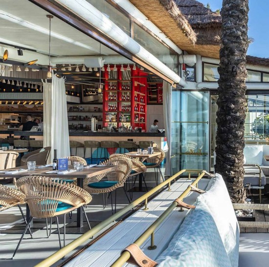 Vincent Sheppard Roxy Tuinstoelen Zwart Stalen frame Camel Wicker koord Polyethyleen.