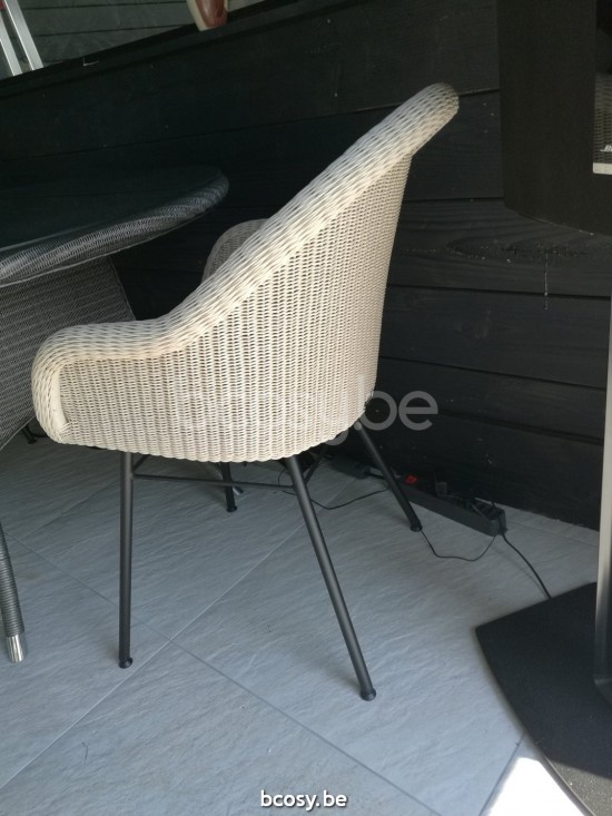 Vincent Sheppard EDGARD Esstischstuhl - Stahl Edgard Stuhl Rahmen aus Schwarz pulverbeschichtet Stahl A Alte Spitze Flechtwerk Polyethylen.