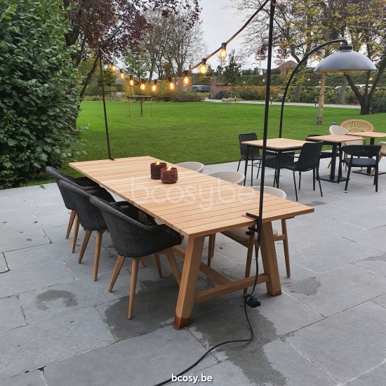 Vincent Sheppard Edgard Tuinarmstoelen Onbehandeld Teak Houten frame Mocca Wicker Polyethyleen.