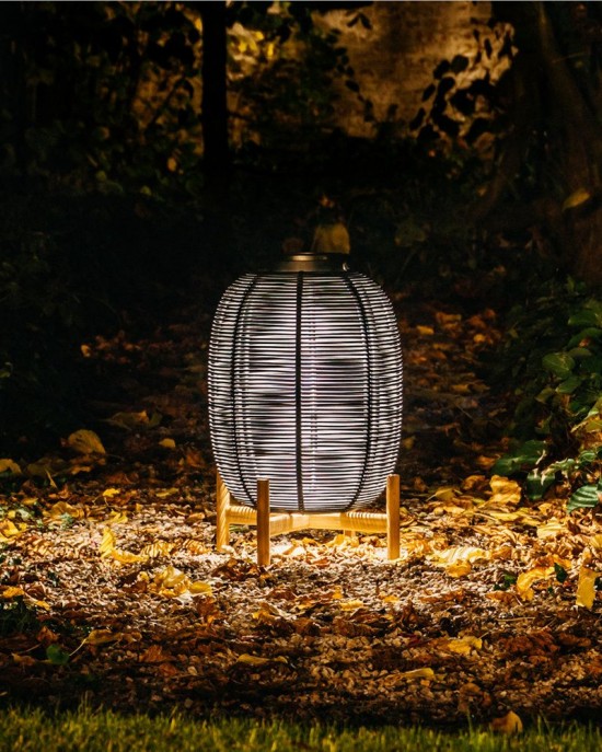 Vincent Sheppard TIKA Laterne - noir Tika Lanterne Teck Base Noir cadre en Teck Non traité Cordon en osier Noir Polyéthylène.