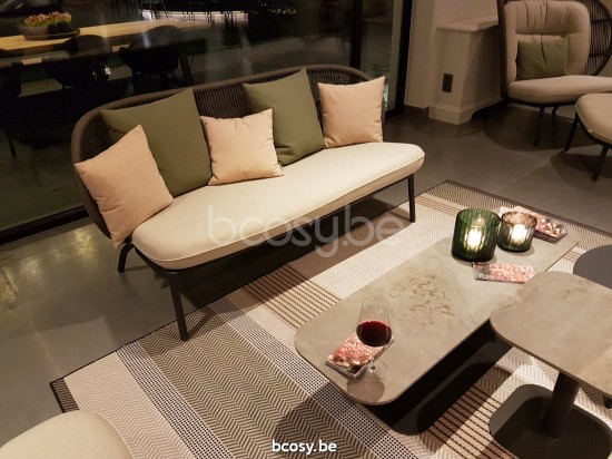 Vincent Sheppard Kodo tuinsalontafels bijzettafels koffietafels voor buiten terras Fossil Grey Aluminium frame.