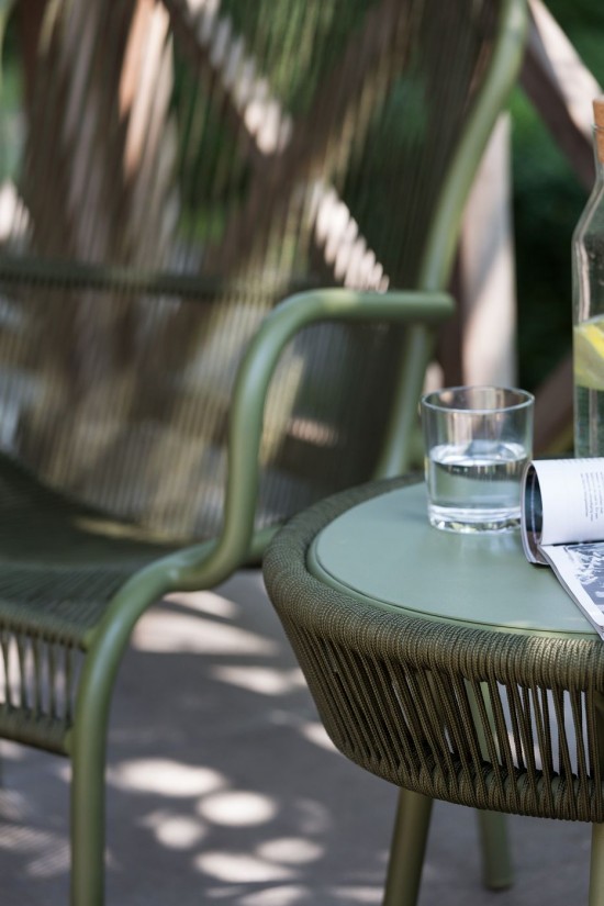 Vincent Sheppard Loop Moos Beistelltisch Loop Runder Garten Beistelltisch Rahmen aus Moos Aluminium Moos Gehäkelte Kordel Polypropylen.