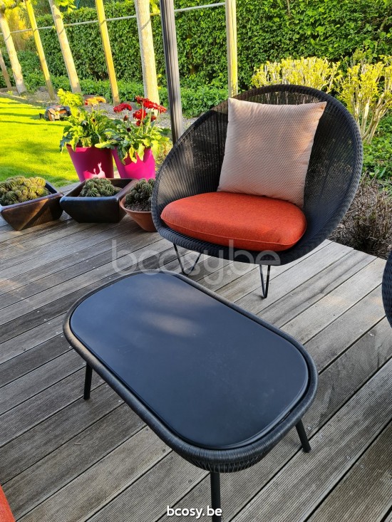 Vincent Sheppard Loop garden outdoor coffee tables Black Aluminium frame Black Wicker Polyethylene.