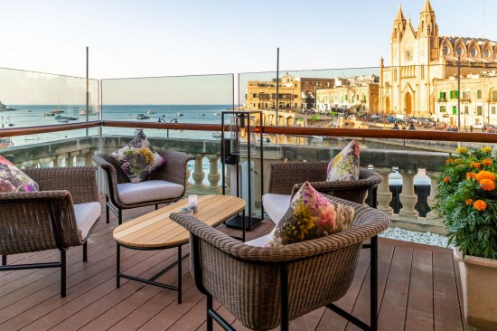 Vincent Sheppard Wicked Garten Beistelltisch 123x55 Rahmen aus Schwarz Aluminium Tischplatte Unbehandelt Teakholz.