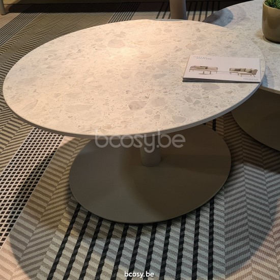 Vincent Sheppard Kodo Dia 68 Table ronde de jardin cadre en Aluminium Blanc dune dessus de table Céramique Éclats.