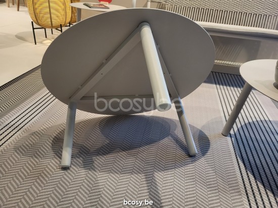 Vincent Sheppard Lilo Dia 68 Table ronde de jardin Cadre en Aluminium Blanc dune dessus de table Aluminium Blanc dune.