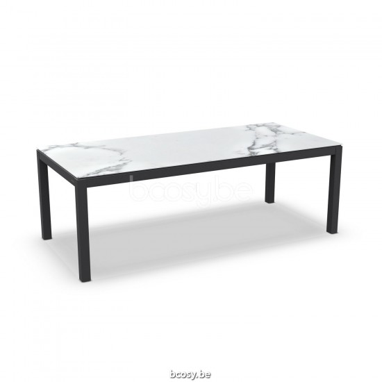 Jati Kebon Danli Tuintafel Zwart mat aluminium Tafelblad Keramisch Calacatta.