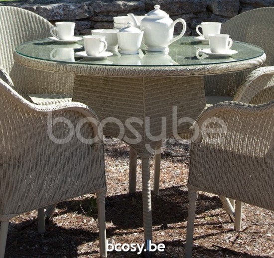 Vincent Sheppard Nimes tables de jardin Dia 110 Lloyd Loom Blanc pur.