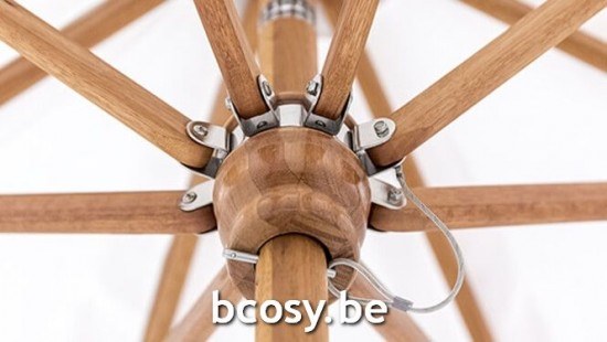 TUUCI Parasols droits à mât central en bois.